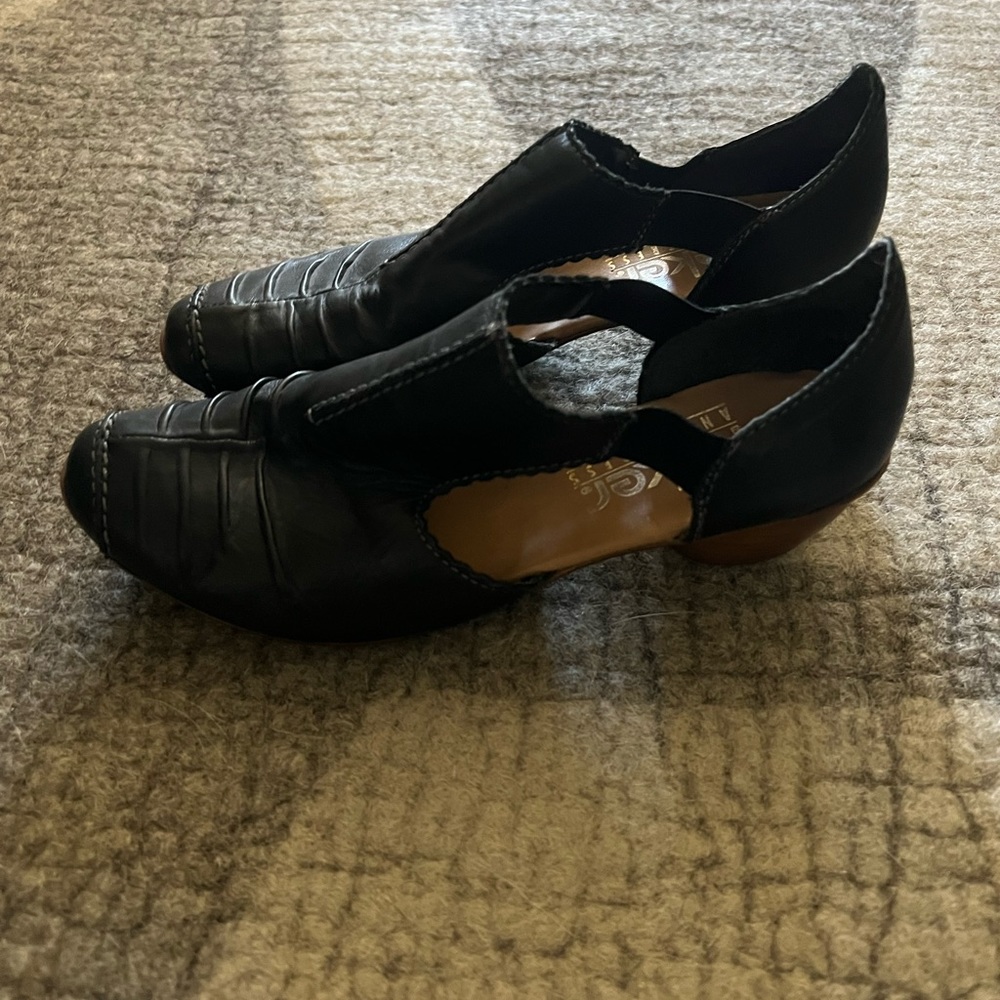 Leather shoes - Picture 4 of 9